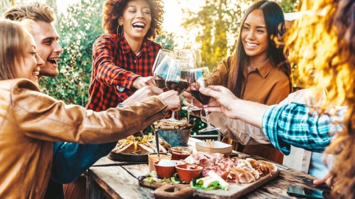 Accords parfaits : Trouvez le vin idéal pour accompagner les délices italiens!