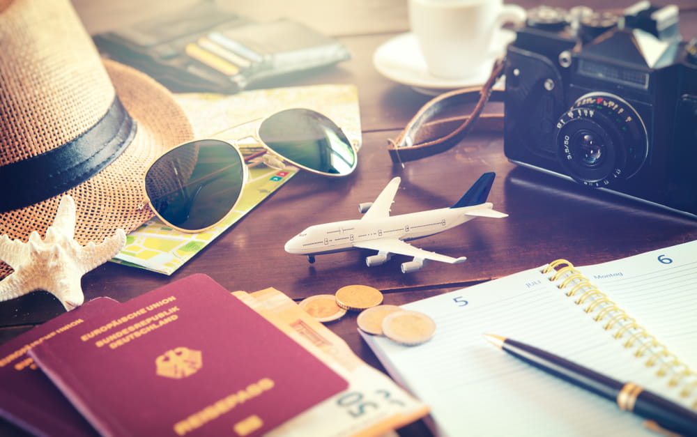Départ en avion tôt le matin : comment organiser son trajet et son stationnement sans stress